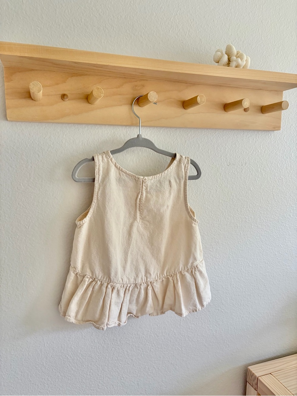 Zara Ruffled Linen Top - Picture 2 of 4